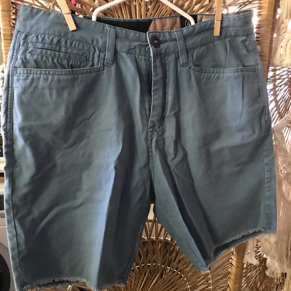 Volcom mens cut off blue shorts size 32